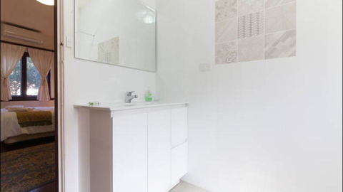 B4 Apartment Close To City, UWA, Nedlands & Swan River - Port Augusta Accommodation 3