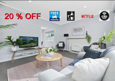 BALLARAT CLOSE 2 CBD + HOSPITAL+3BR HOME+NETFLIX + WiFi + Gift - Port Augusta Accommodation 0