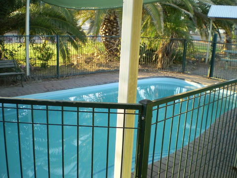 Banjos Overnight And Holiday Units - Port Augusta Accommodation 2