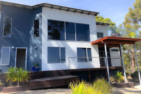 BAY OF FIRES BEACH SHACK Ocean Views From A Modern Beachhouse - Port Augusta Accommodation 0