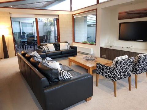Beach Haven - Port Augusta Accommodation 0