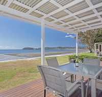 Beached Inn' 93 Foreshore Drive - Spacious beach front house - Port Augusta Accommodation