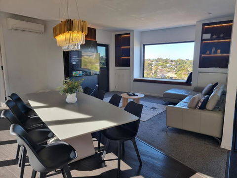 RESIDENTIAL 4 BEDROOM House - Port Augusta Accommodation 0
