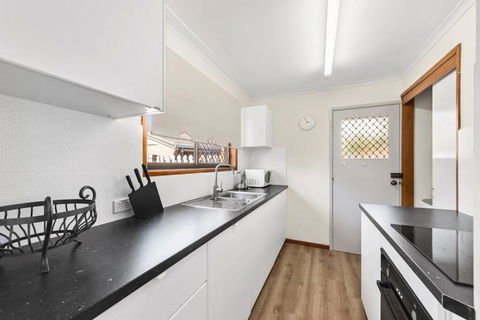 Redcliff 2 Bedroom Townhouse - Port Augusta Accommodation 0