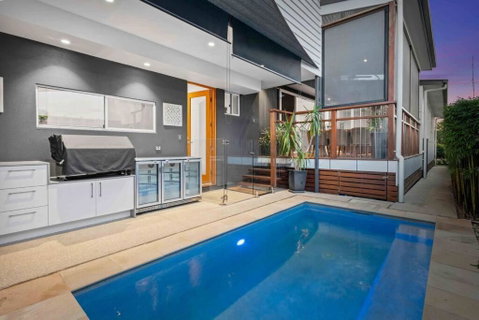 Redcliffe CBD Family Beach House - Port Augusta Accommodation 0