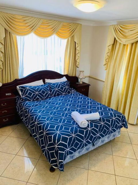 Redcliffe Villa - Port Augusta Accommodation 1