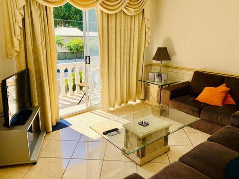 Redcliffe Villa - Port Augusta Accommodation 3