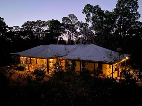 Redtail House - Carlotta - Port Augusta Accommodation 2