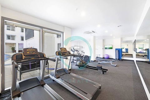 Reef-side Splendour City Vistas - Pool - Workspace - Port Augusta Accommodation 2