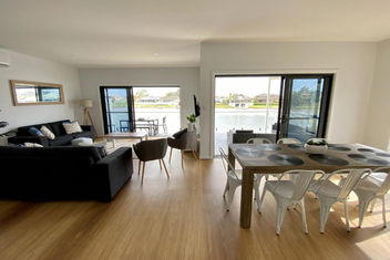 Reflections On The Water with Port Augusta Accommodation