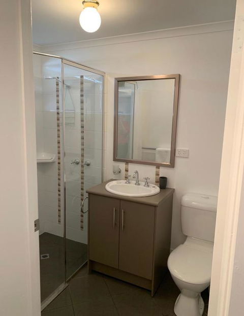 Relax On Bingham - Port Augusta Accommodation 3