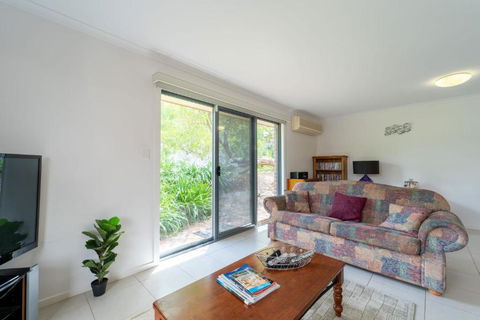 Relaxing Holiday Home Pets Are Welcome - Port Augusta Accommodation 3