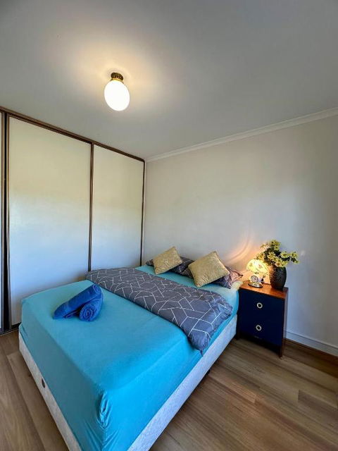 Relaxing Park View 2 Bedrooms Apartment Free Wi-Fi - Port Augusta Accommodation 2