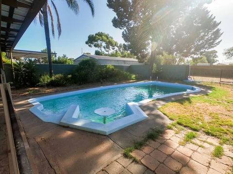 Renovated 3BD With Pool And Spa Bath - Port Augusta Accommodation 0