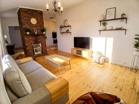 Renovated 3BD With Pool And Spa Bath - Port Augusta Accommodation 2