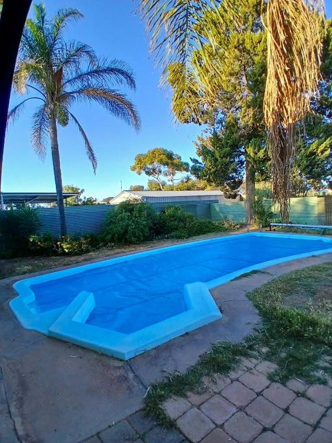 Renovated 3BD With Pool And Spa Bath - Port Augusta Accommodation 1