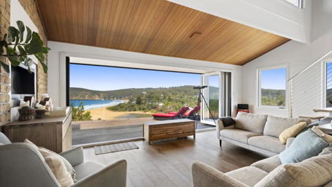 Renovated Beach House With Stunning Views And Short Walk To Beach - Port Augusta Accommodation 0