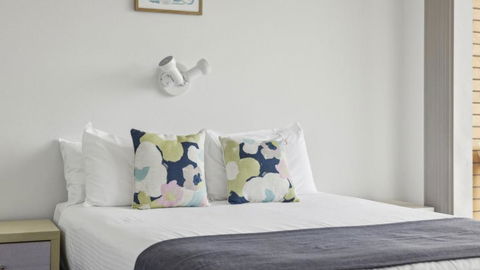 Renovated, Pool, Spa, Beach, Bbq, Sleeps 4 - Port Augusta Accommodation 2