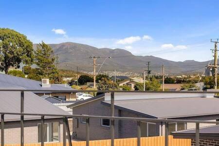 Residence At 165 Great For Large Groups Sleeps 11 - Port Augusta Accommodation 1