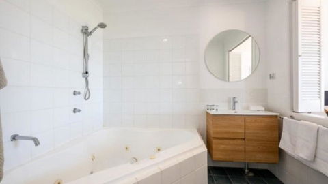 Resort Pool, Tennis, Bbq, Beach - Port Augusta Accommodation 2