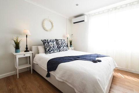 Resort-style Coastal Living With Balcony & Pool - Port Augusta Accommodation 1