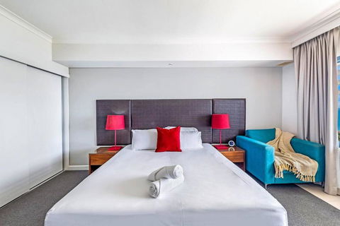 Resort Style Living In An Oceanview King Suite - Port Augusta Accommodation 2