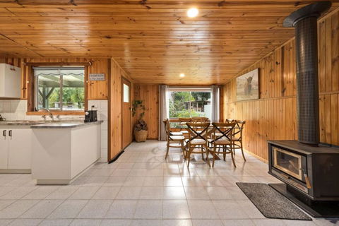 Rest & Relaxation - Port Augusta Accommodation 0