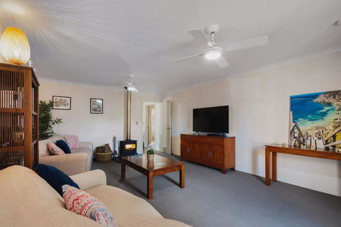 Retreat On Broadwater, Pet Friendly - Port Augusta Accommodation 3