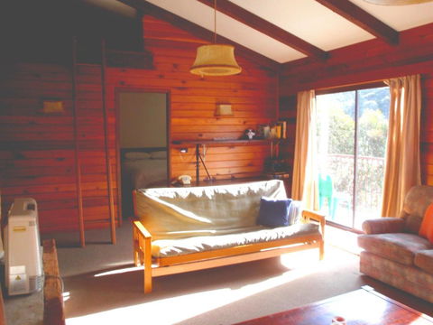 Retro 2 Bedroom Apartment - Port Augusta Accommodation 2