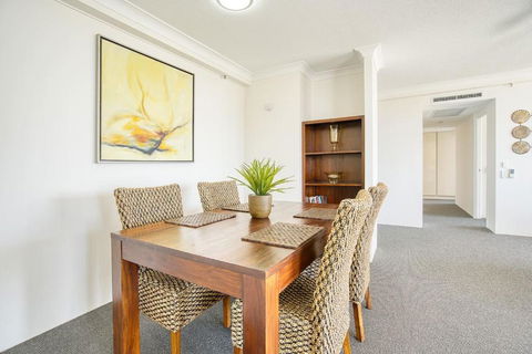 Retro Main Beach Hidden Gem With Waterfront Views - Port Augusta Accommodation 3