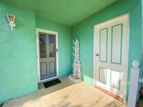 Rio Vista - Burrum Heads - Riverfront - 2BR - Large Yard - Port Augusta Accommodation 3