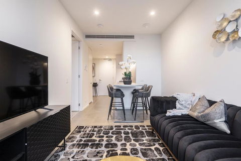 Ritzy Apartment In Iconic Australia 108 With Views - Port Augusta Accommodation 2