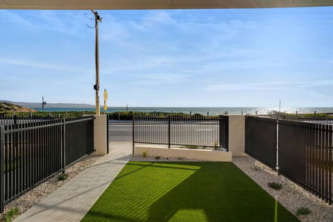 RIVA 202Espy - Brand New Luxury Beachfront - Sleeps 8 - Port Augusta Accommodation 1