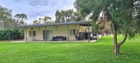Riversands Rest Accommodation Paringa - River Box Cottage - Port Augusta Accommodation 0