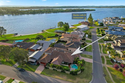 Riverside Breeze - Luxury Family Retreat With Pool - Port Augusta Accommodation 2