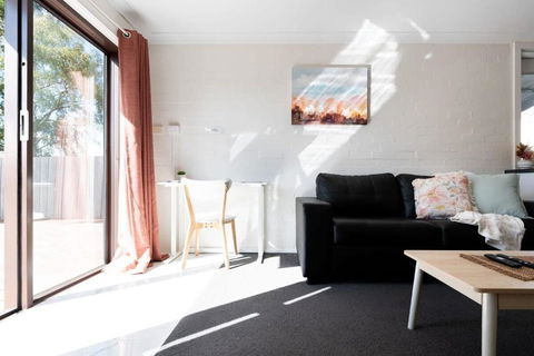 Riverside Gem With Parking And WiFi - Port Augusta Accommodation 1