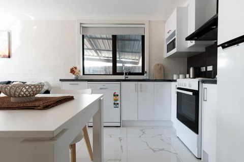 Riverside Gem With Parking And WiFi - Port Augusta Accommodation 3