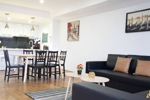 RiverView Spacious 3BR2Bath2Car WifiPoolGym Crown - Port Augusta Accommodation 2