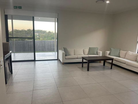 Redbank Plains Cozy Retreat - Port Augusta Accommodation 3