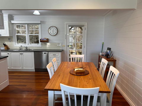 Sails - Elegant, Spacious Beach Villa - Port Augusta Accommodation 3