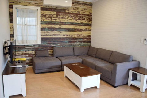 Rockleigh - Bring Your Own Linen. - Port Augusta Accommodation 3