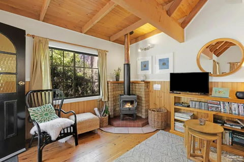 Romantic Tricklebeck Spa Cottage - Port Augusta Accommodation 1