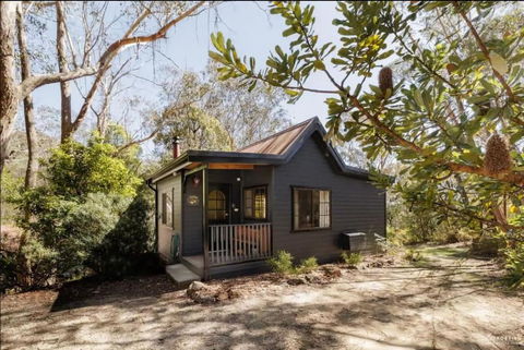Romantic Tricklebeck Spa Cottage - Port Augusta Accommodation 0