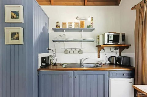 Romantic Tricklebeck Spa Cottage - Port Augusta Accommodation 2