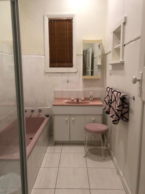 Room Near Caulfield Racecourse - Port Augusta Accommodation 2