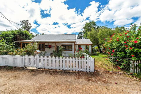 Rose Cottage Nannup - Port Augusta Accommodation 0