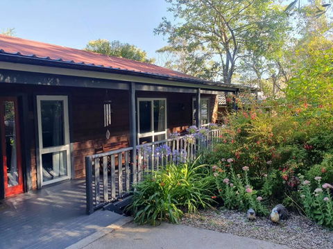 Rustic Queen Of Leura - Port Augusta Accommodation 2