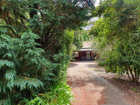 Rustic Queen Of Leura - Port Augusta Accommodation 0