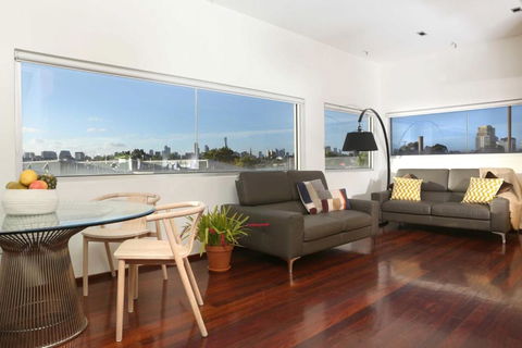 Saint George - The Townhouse - Port Augusta Accommodation 2