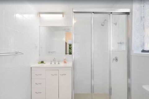 Salerno - Hosted By Burleigh Letting - Port Augusta Accommodation 3